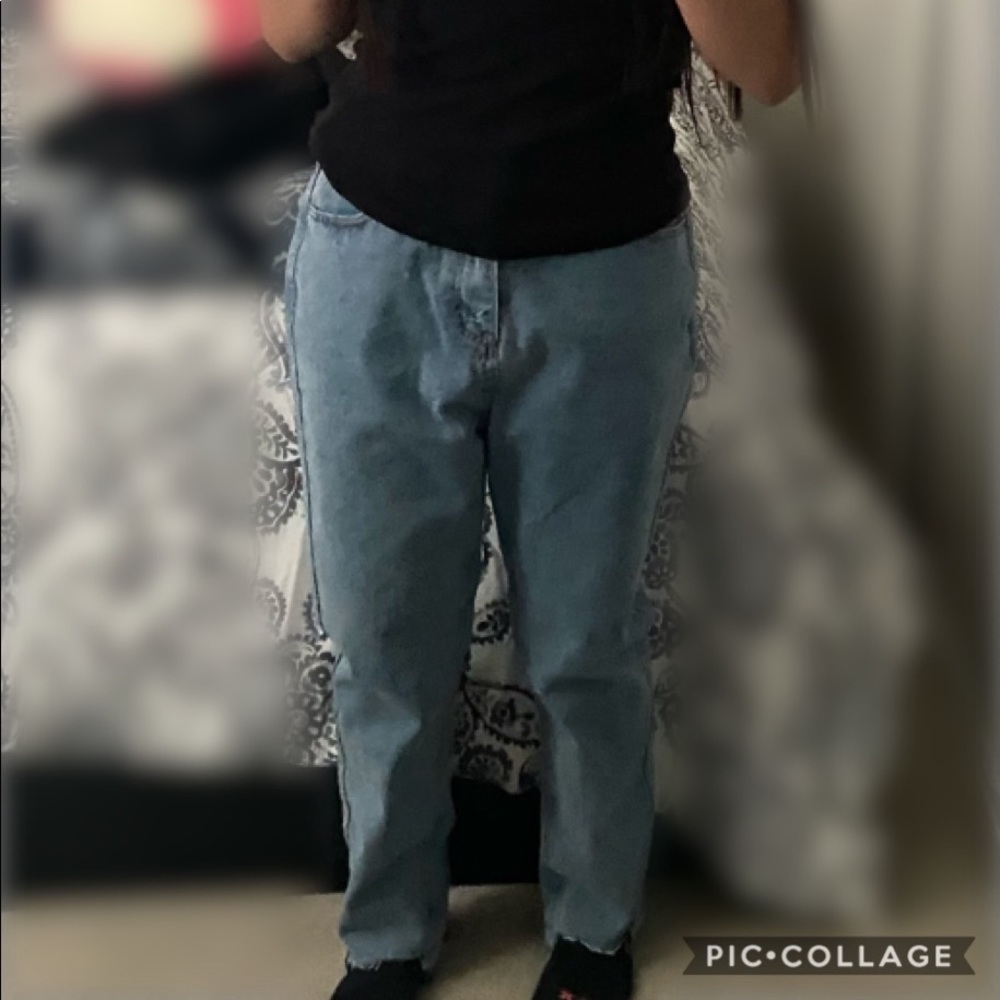 Lioness talk is cheap jeans